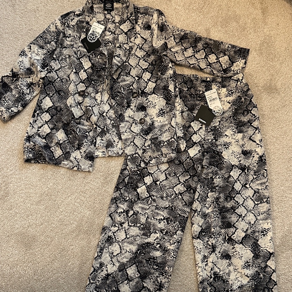 NWT Suit jacket, wide leg pants